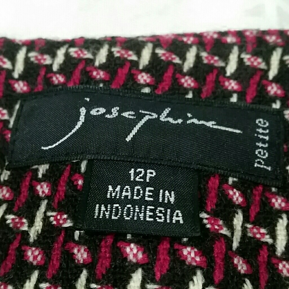 Feminine Tweed Blazer - Picture 2 of 10